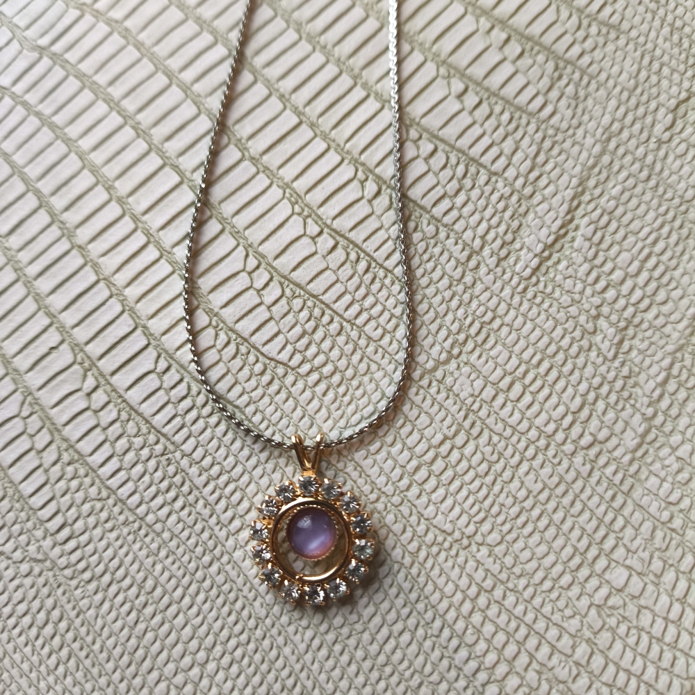 Elegant Gold and Pink Pendant Necklace